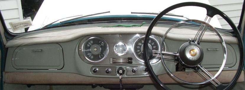 Morris Isis interior